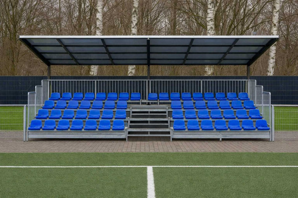 Mobile Zuschauertribüne mit 71 Stadionsitzen
