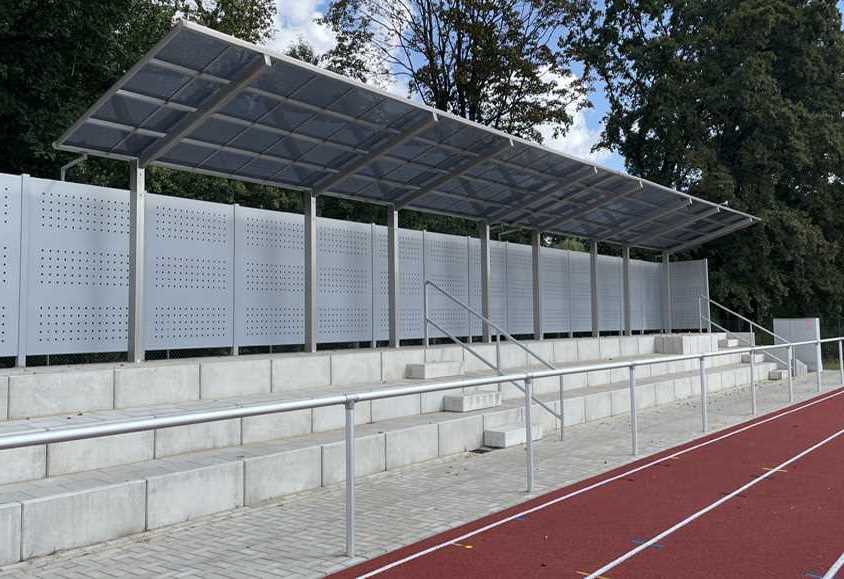 Tribünenüberdachung für Sportanlagen aus Aluminium