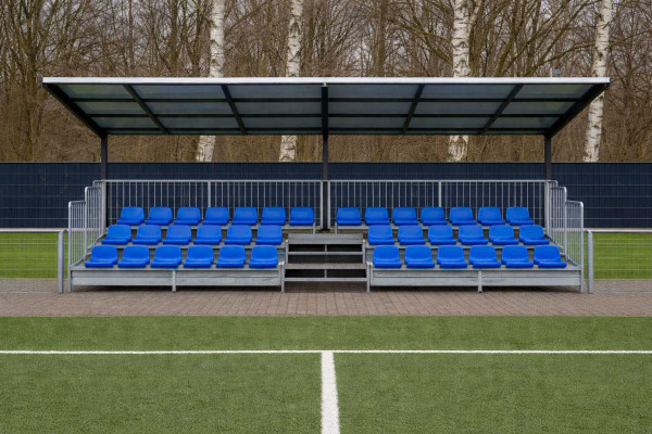 Mobile Zuschauertribüne mit 54 Stadionsitzen