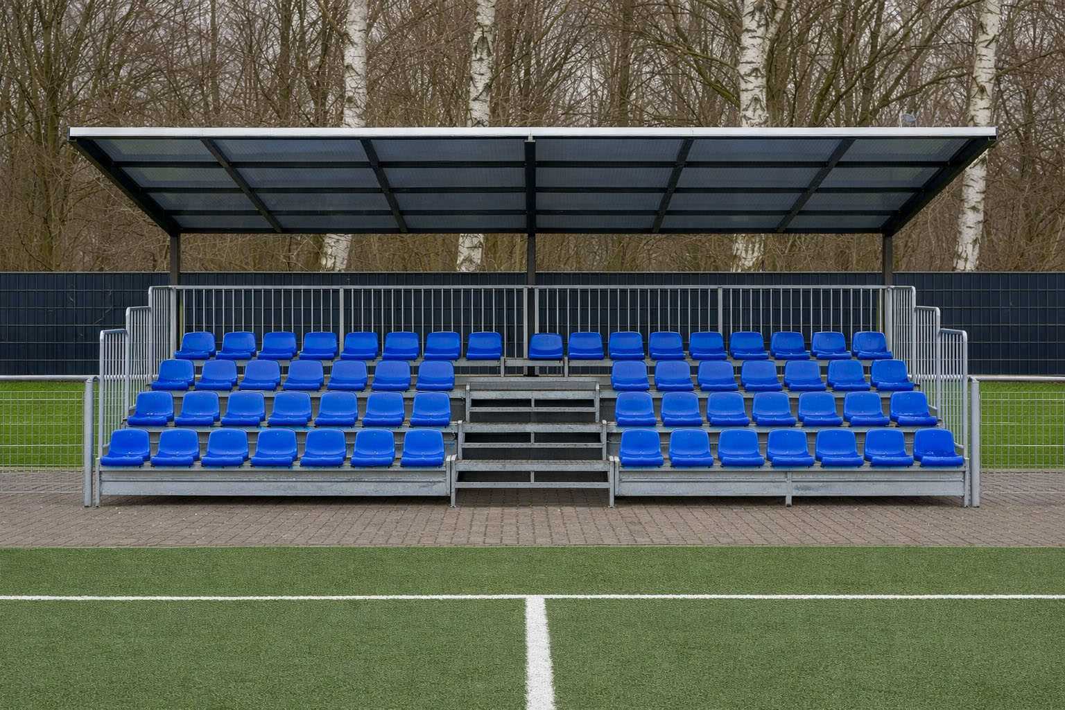 Mobile Zuschauertribüne mit 71 Stadionsitzen